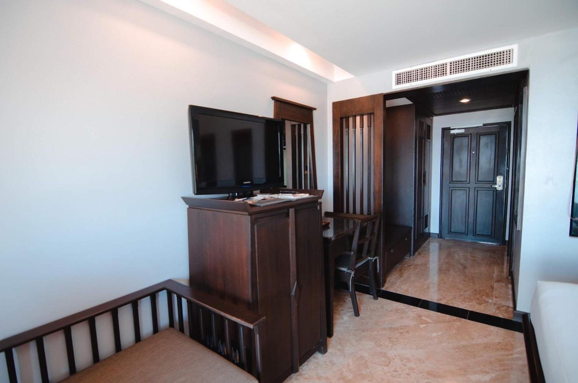 C & N Resort And Spa - Sha Extra Plus Patong Exterior foto